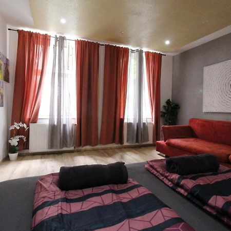 Private Triple Bedroom Rf1 Vienne Extérieur photo