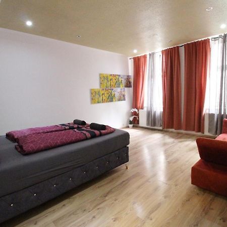 Private Triple Bedroom Rf1 Vienne Extérieur photo