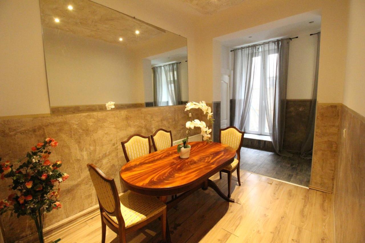 Private Triple Bedroom Rf1 Vienne Extérieur photo