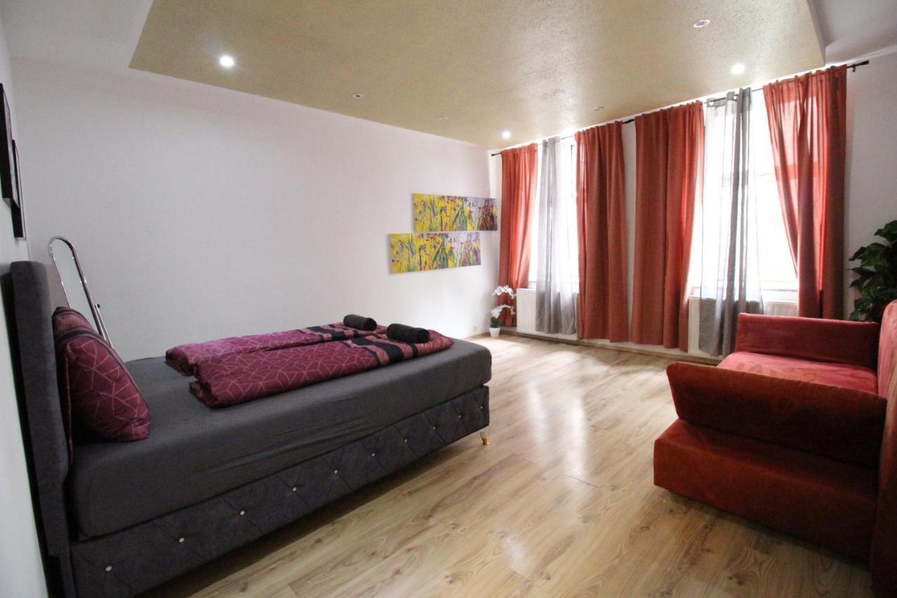 Private Triple Bedroom Rf1 Vienne Extérieur photo