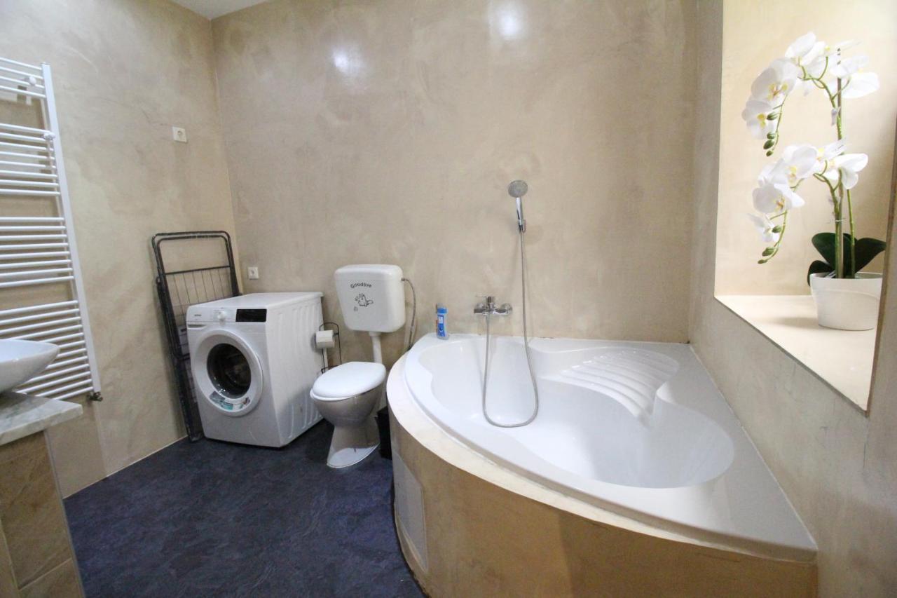 Private Triple Bedroom Rf1 Vienne Extérieur photo